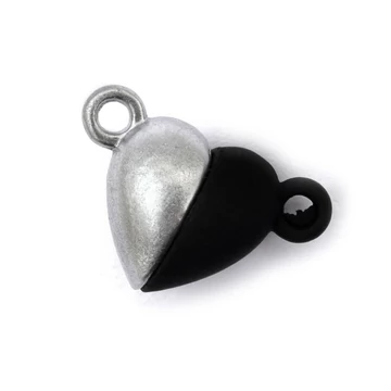 Mágneses szív, páros, fekete-ezüst színű medál, kb. 15x10 mm (1 pár)