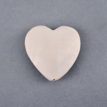 Fa (fehér) szív gyöngy, 35 mm (1 db)