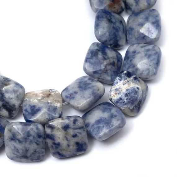 Szodalit kocka szál, fazettált, 12x12mm, kb 20 cm