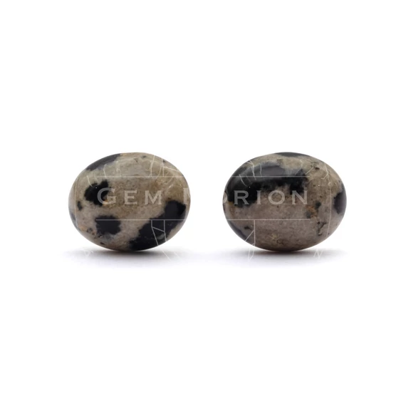 Dalmatínerkő cabochon fülbevaló nemesacél szerelékkel, 8x10 mm
