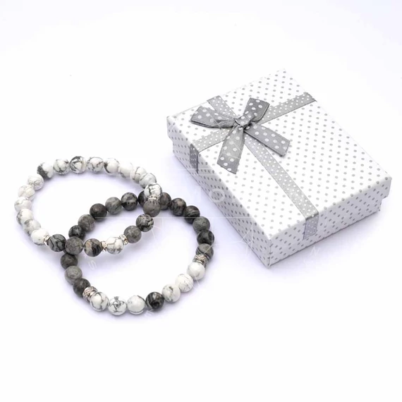 Szürke képjáspis és howlit férfi (18 cm) és női (16 cm) páros karkötő (2 db)