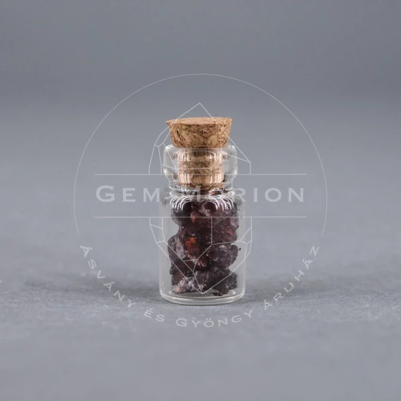 Gránát ezoterikus üvegcse, mini méret, 18x10 mm