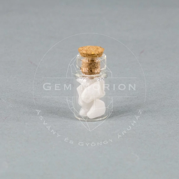 Fehér jáde mini ezoterikus üvegcse (18x10 mm)