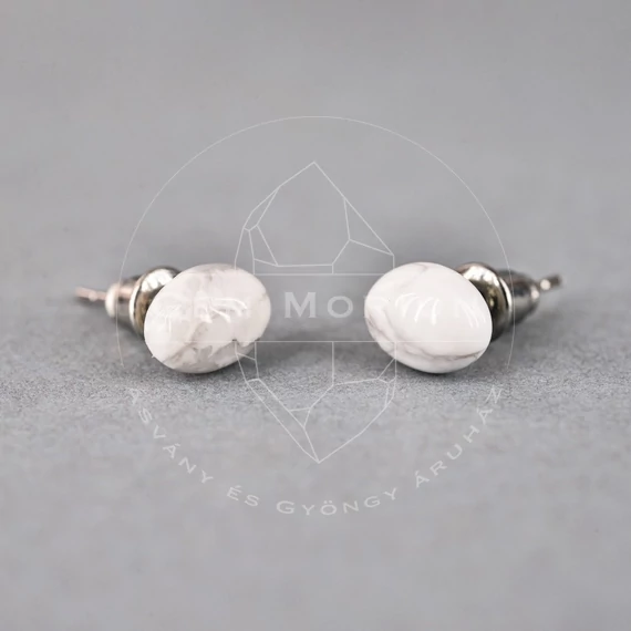 Howlit cabochon fülbevaló, 6x8 mm