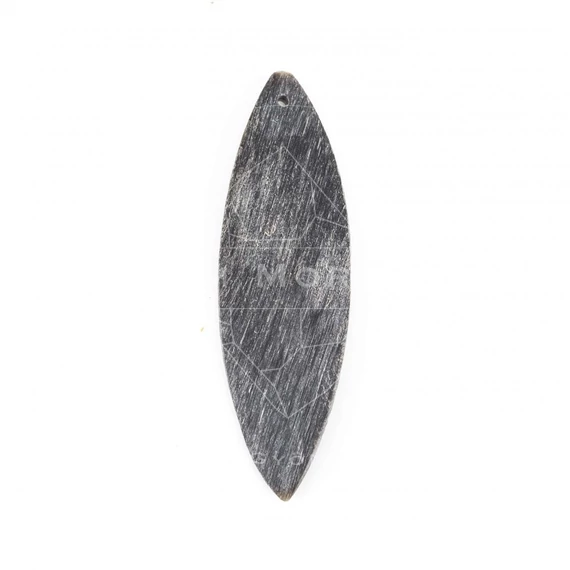 Bölényszarv (szürke) levél gyöngy, 50x15 mm (1 db)
